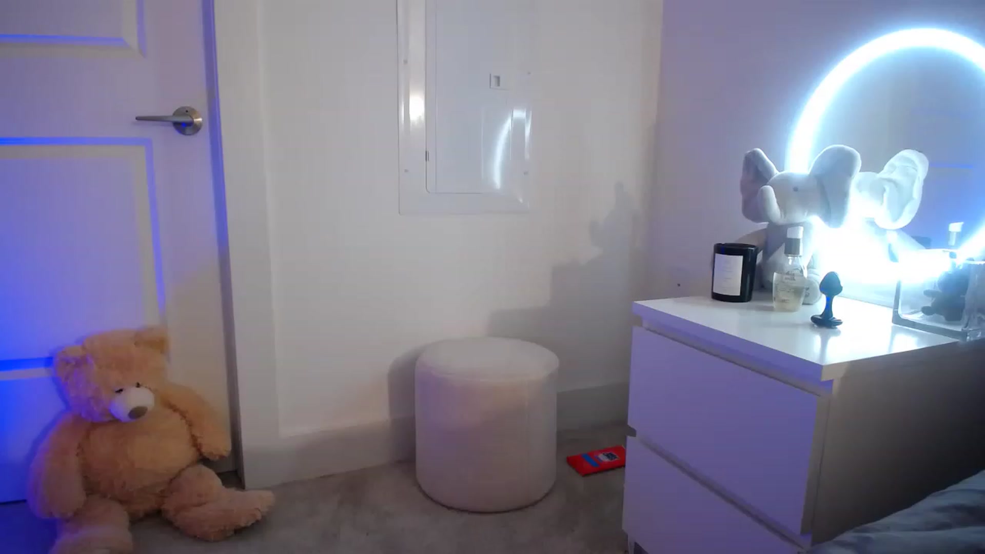 Gallery image thumbnail from Vodka_Queen's myfreecams stream on, 06/05/2023, 04:42 image 11 of 20