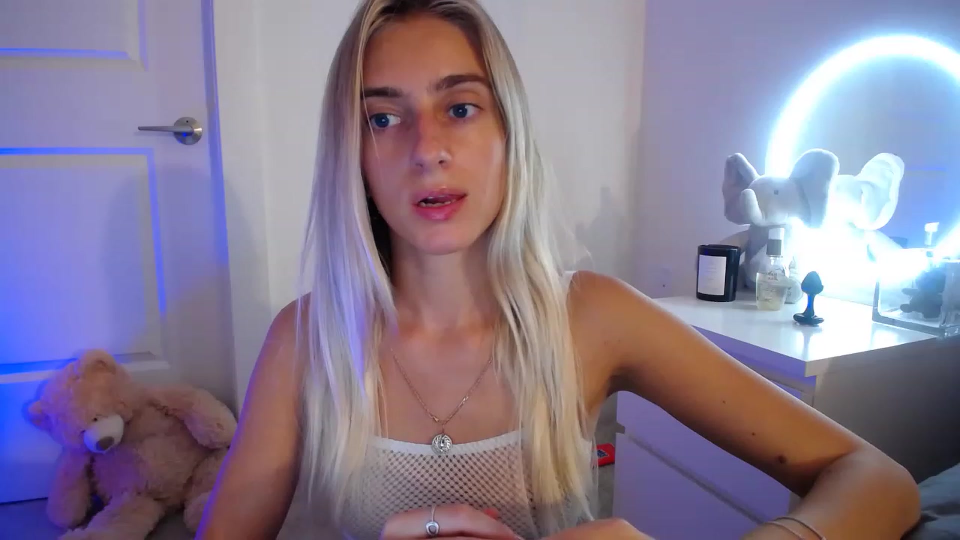 Gallery image thumbnail from Vodka_Queen's myfreecams stream on, 06/05/2023, 07:19 image 6 of 20