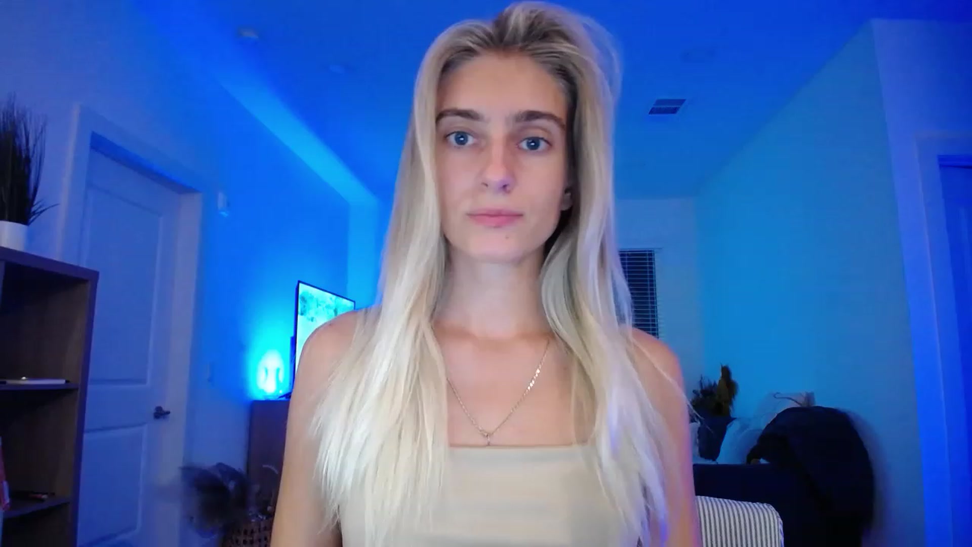 Gallery image thumbnail from Vodka_Queen's myfreecams stream on, 06/12/2023, 03:59 image 3 of 20