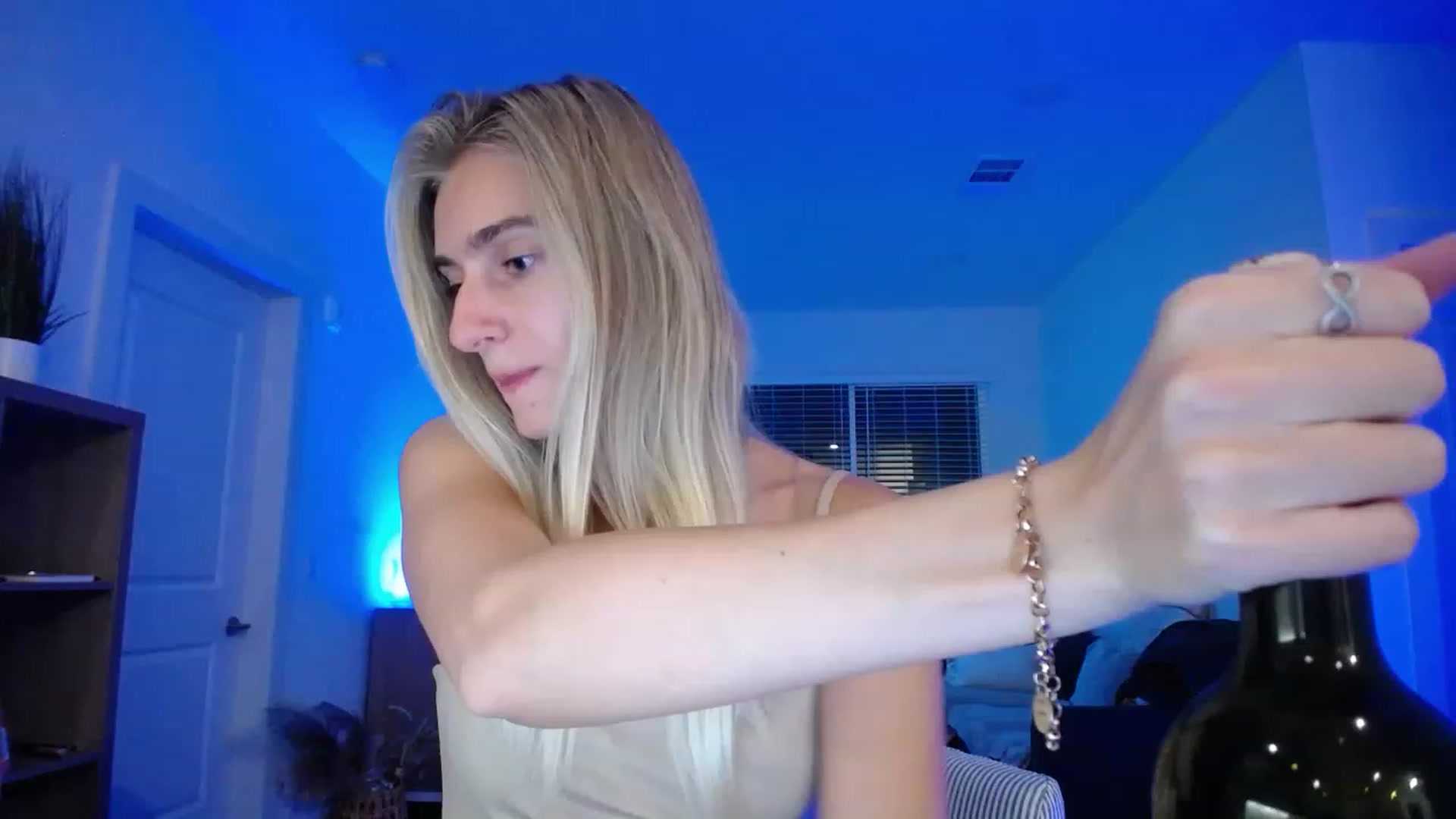 Gallery image thumbnail from Vodka_Queen's myfreecams stream on, 06/12/2023, 03:59 image 14 of 20