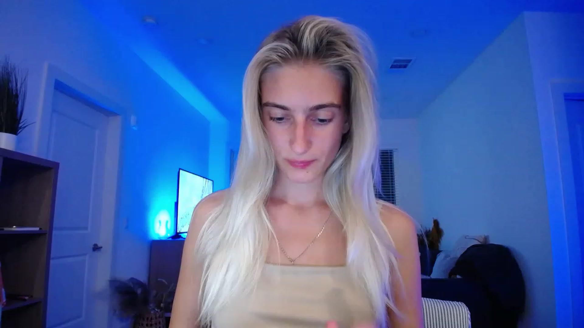 Gallery image thumbnail from Vodka_Queen's myfreecams stream on, 06/12/2023, 03:59 image 2 of 20
