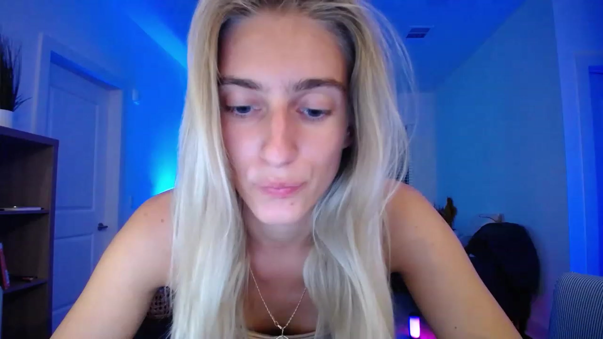 Gallery image thumbnail from Vodka_Queen's myfreecams stream on, 06/12/2023, 03:59 image 9 of 20