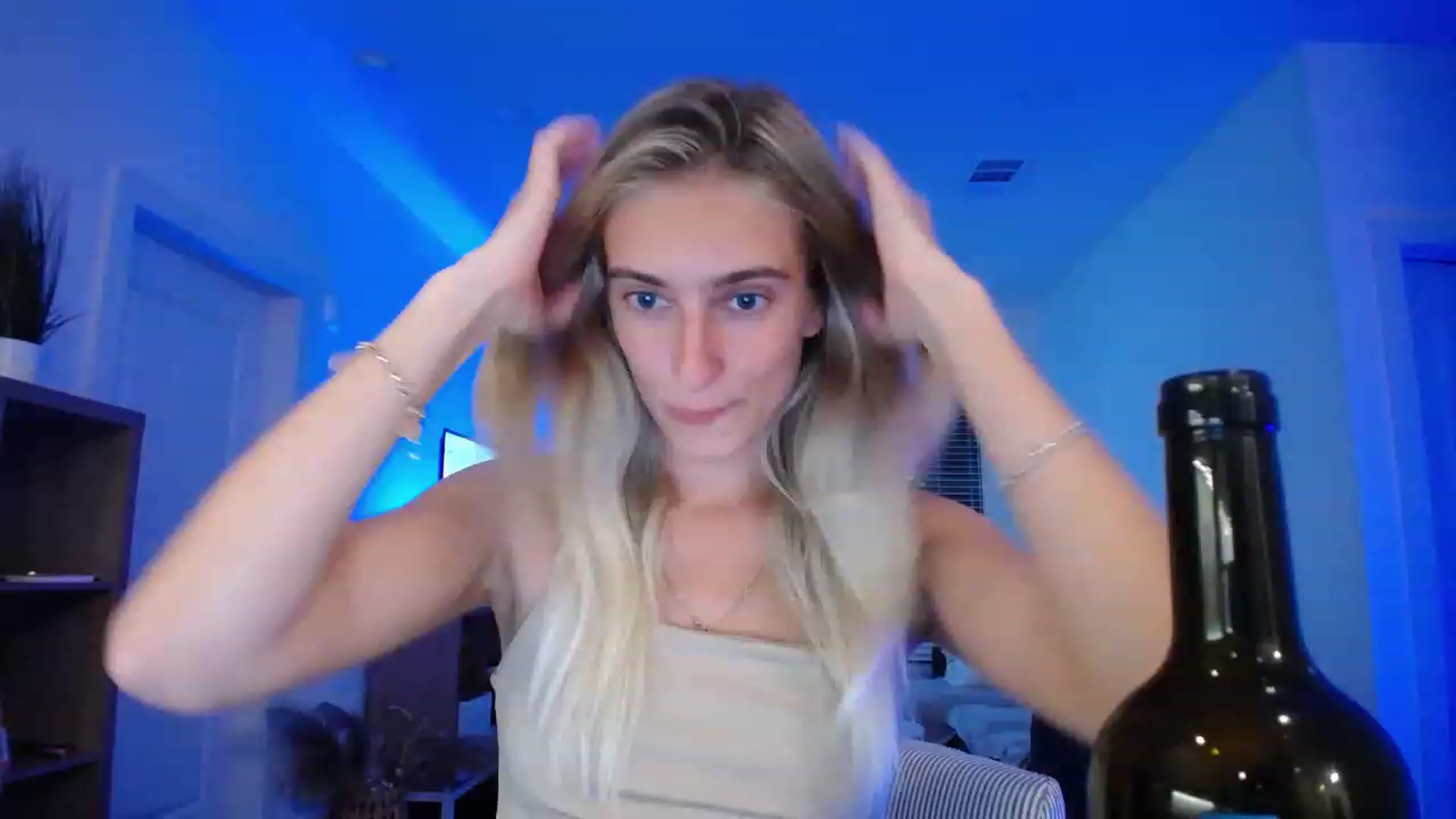 Gallery image thumbnail from Vodka_Queen's myfreecams stream on, 06/12/2023, 03:59 image 15 of 20