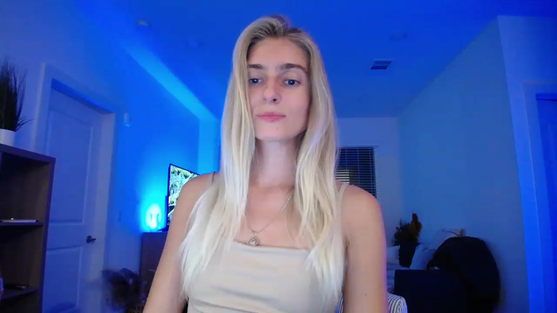 Gallery image thumbnail from Vodka_Queen's myfreecams stream on, 06/12/2023, 03:59 image 12 of 20