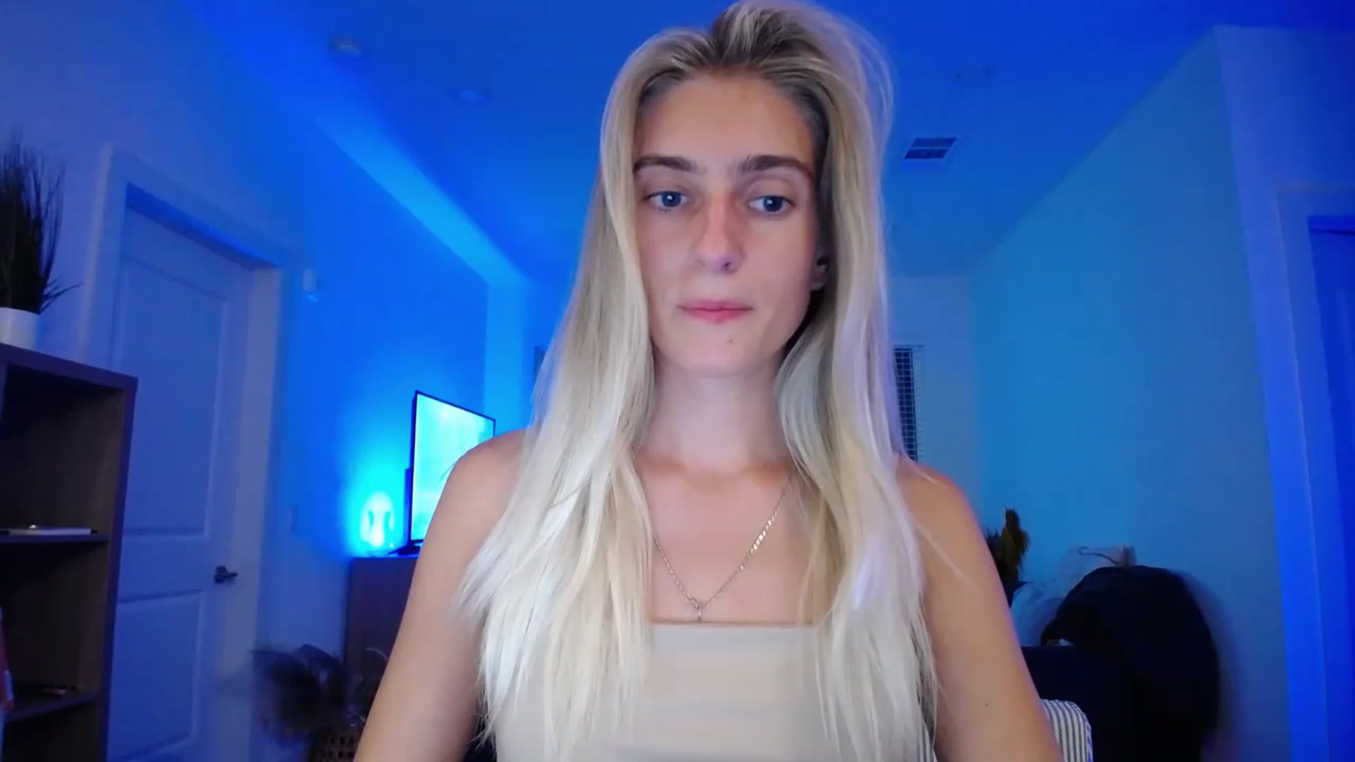 Gallery image thumbnail from Vodka_Queen's myfreecams stream on, 06/12/2023, 03:59 image 4 of 20