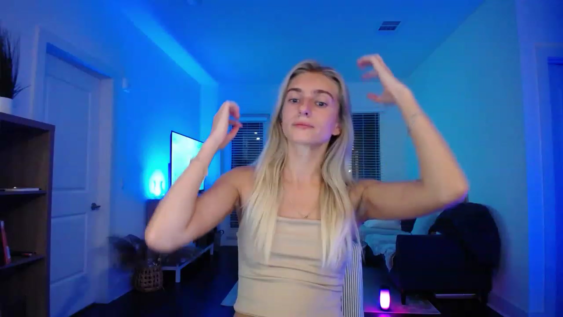 Gallery image thumbnail from Vodka_Queen's myfreecams stream on, 06/12/2023, 04:20 image 18 of 20