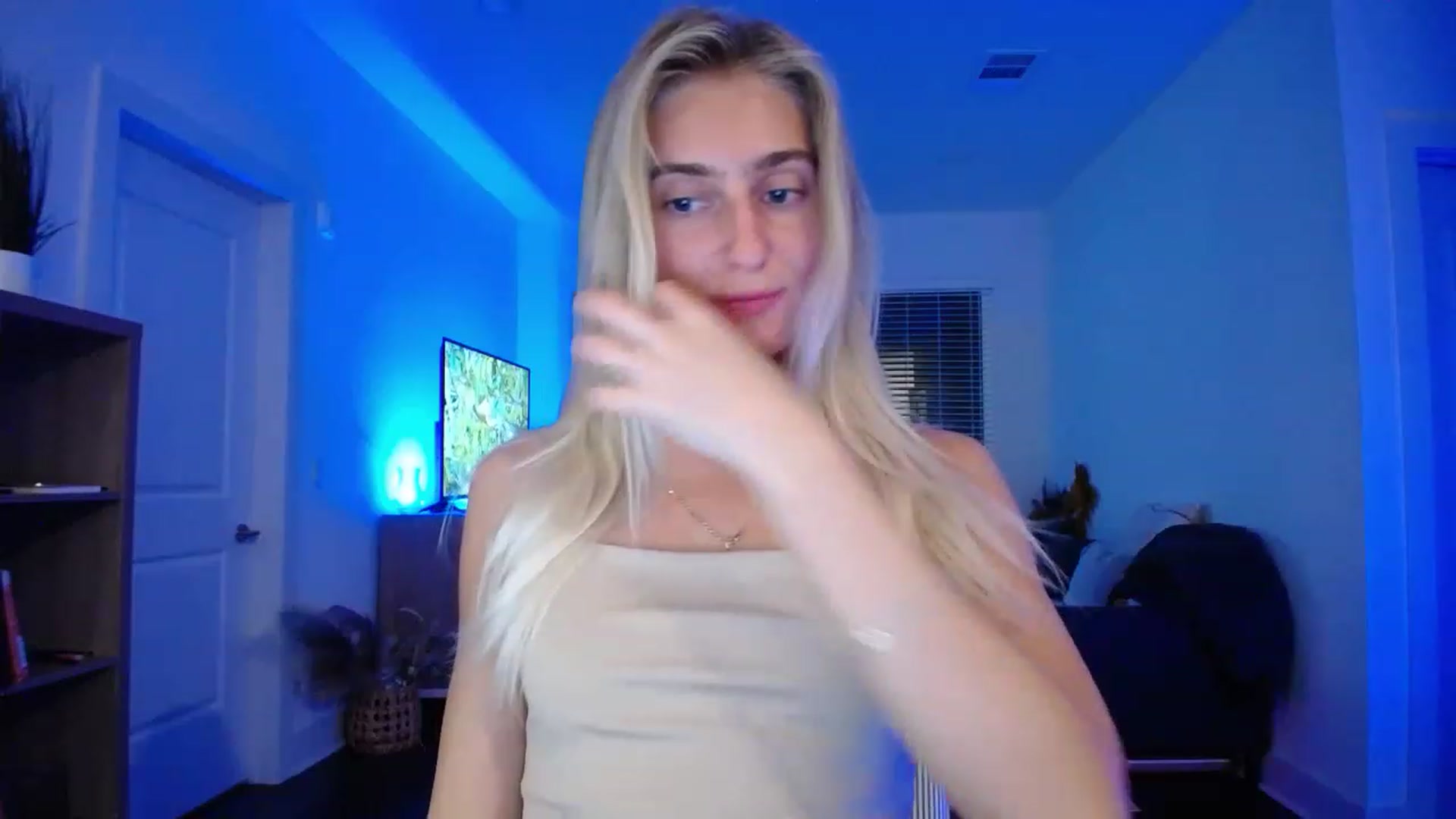 Gallery image thumbnail from Vodka_Queen's myfreecams stream on, 06/12/2023, 04:20 image 16 of 20
