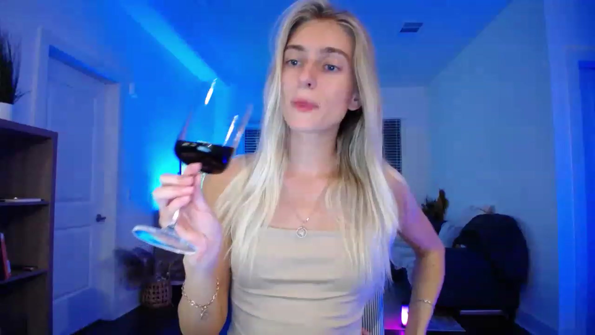 Gallery image thumbnail from Vodka_Queen's myfreecams stream on, 06/12/2023, 04:20 image 11 of 20