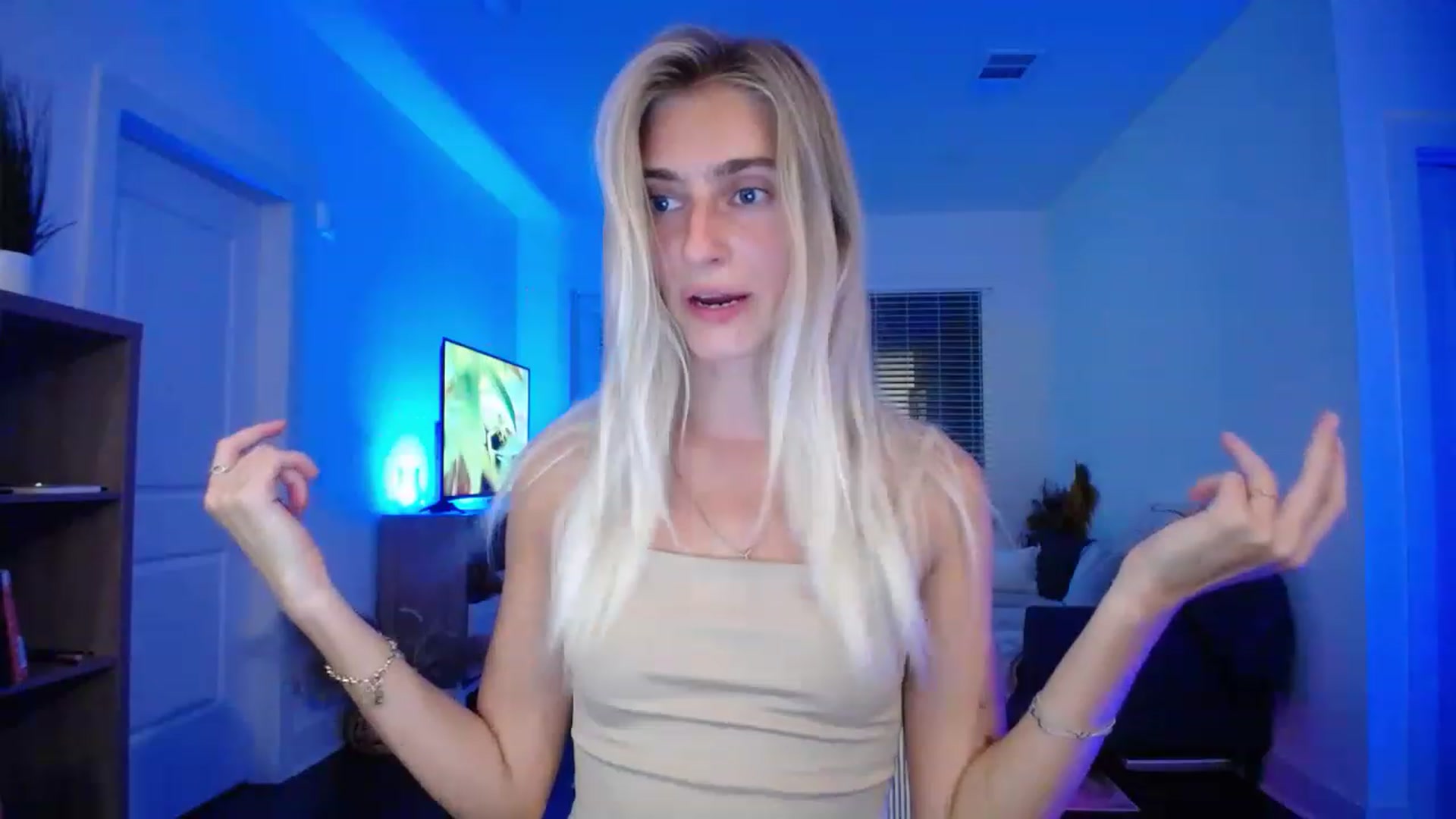 Gallery image thumbnail from Vodka_Queen's myfreecams stream on, 06/12/2023, 04:20 image 15 of 20
