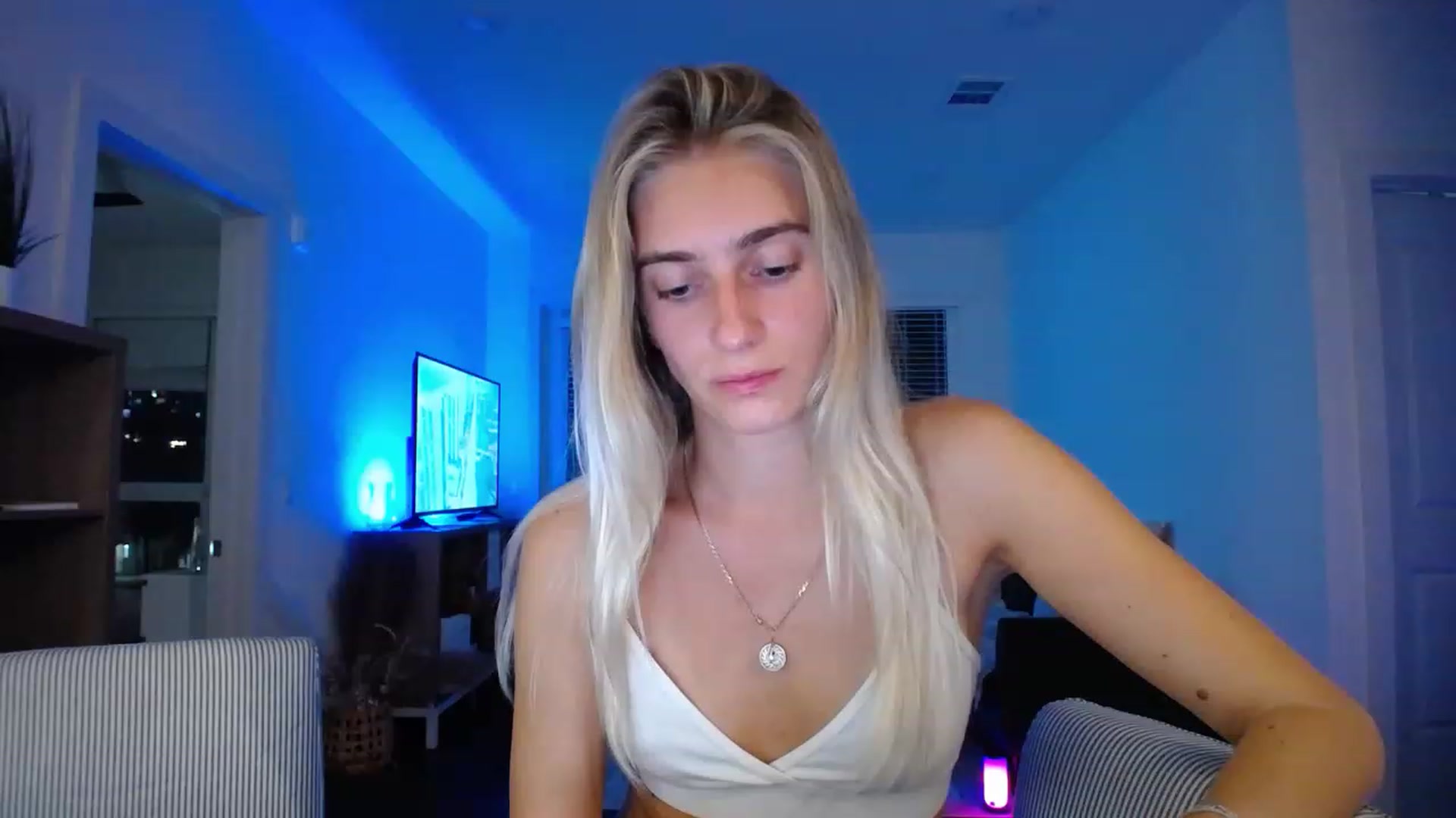 Gallery image thumbnail from Vodka_Queen's myfreecams stream on, 06/14/2023, 05:18 image 14 of 20
