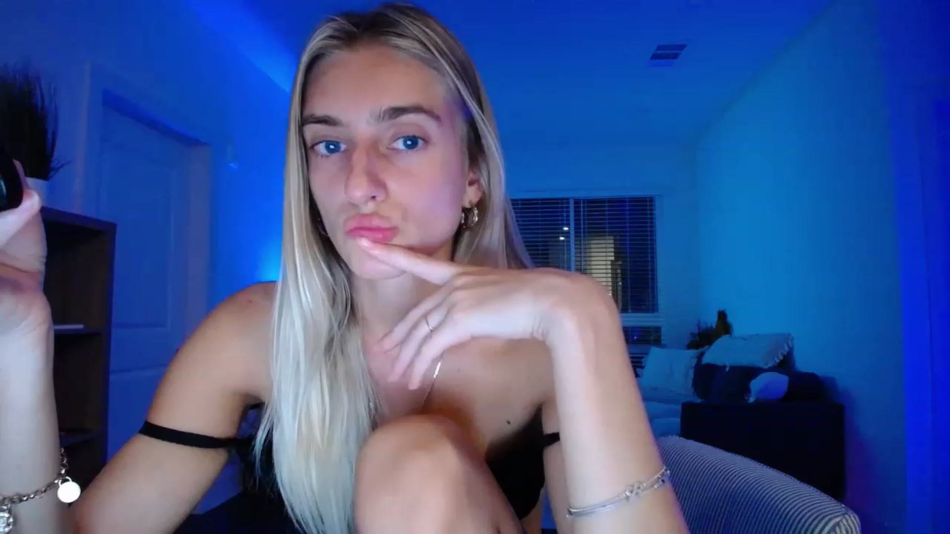 Gallery image thumbnail from Vodka_Queen's myfreecams stream on, 06/15/2023, 06:52 image 14 of 20
