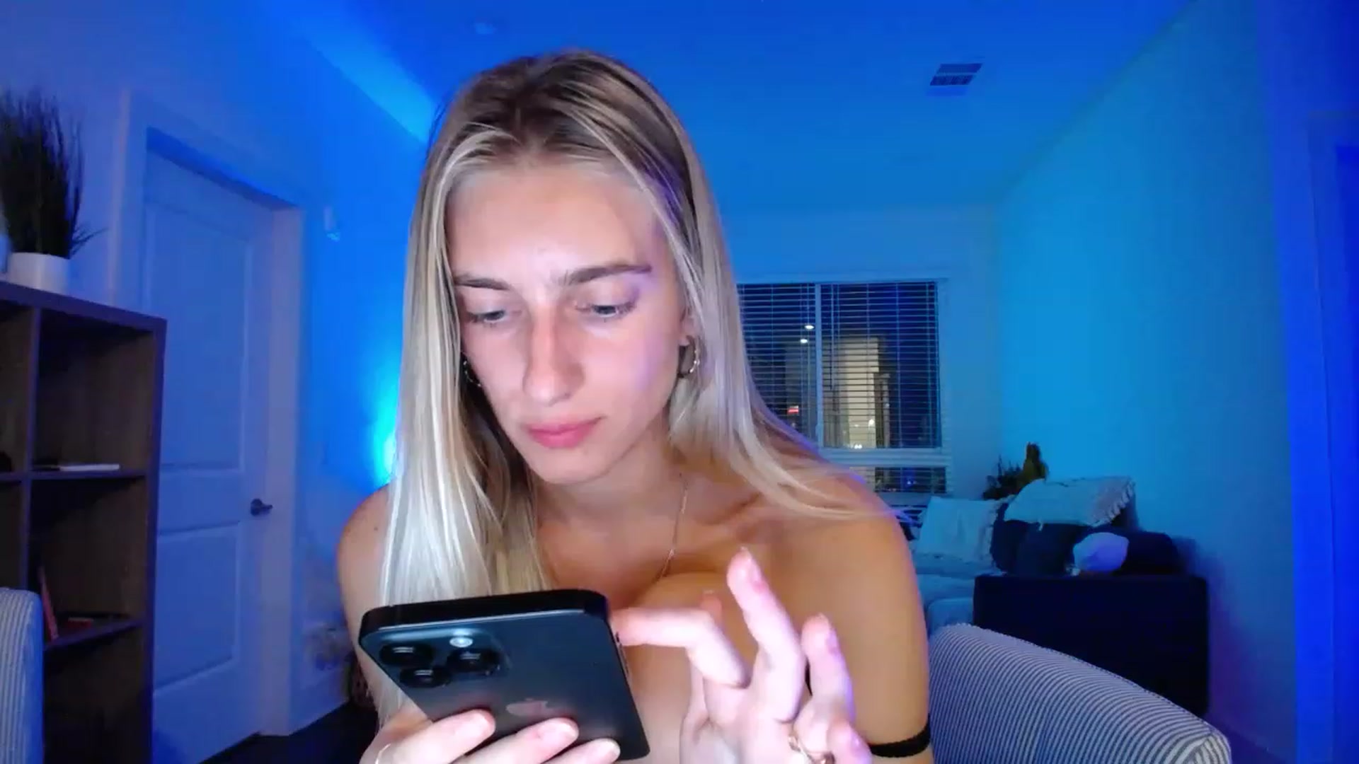 Gallery image thumbnail from Vodka_Queen's myfreecams stream on, 06/15/2023, 06:52 image 19 of 20