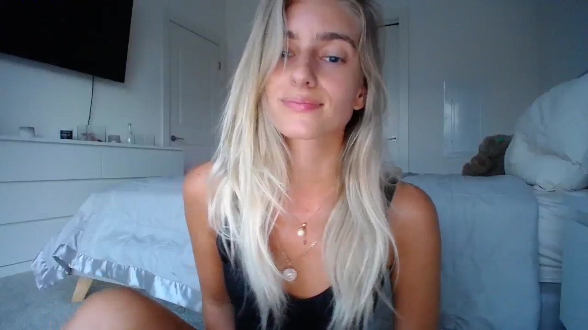 Gallery image thumbnail from Vodka_Queen's myfreecams stream on, 08/05/2023, 03:07 image 20 of 20