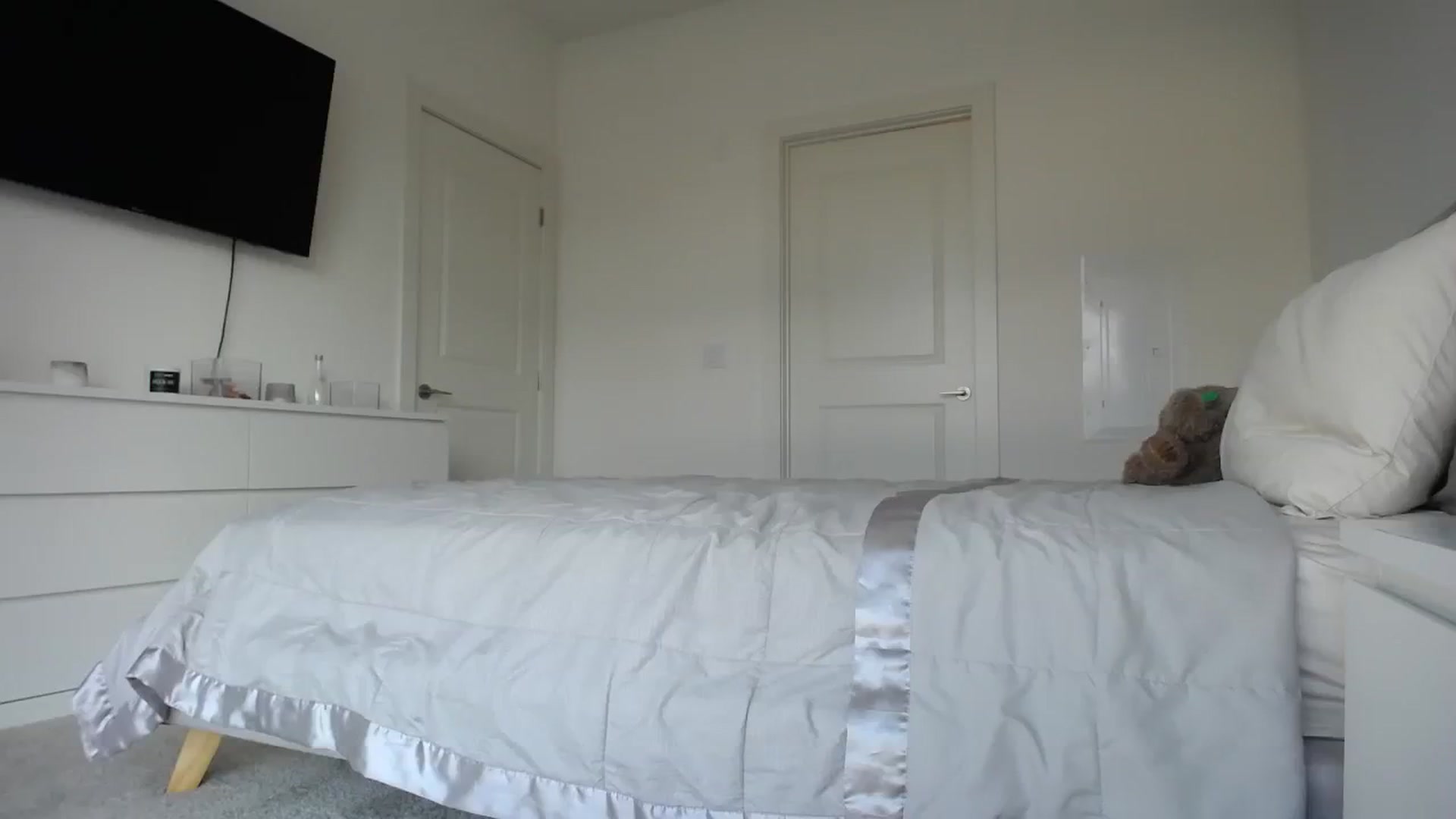 Gallery image thumbnail from Vodka_Queen's myfreecams stream on, 08/05/2023, 03:07 image 10 of 20