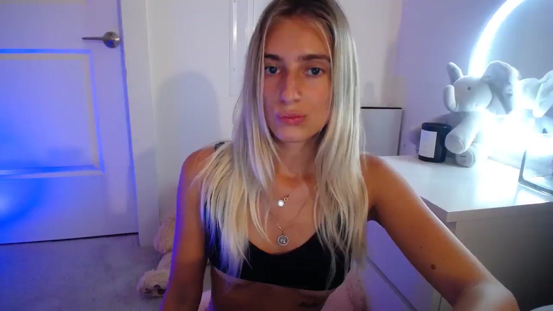 Gallery image thumbnail from Vodka_Queen's myfreecams stream on, 08/05/2023, 03:46 image 18 of 20