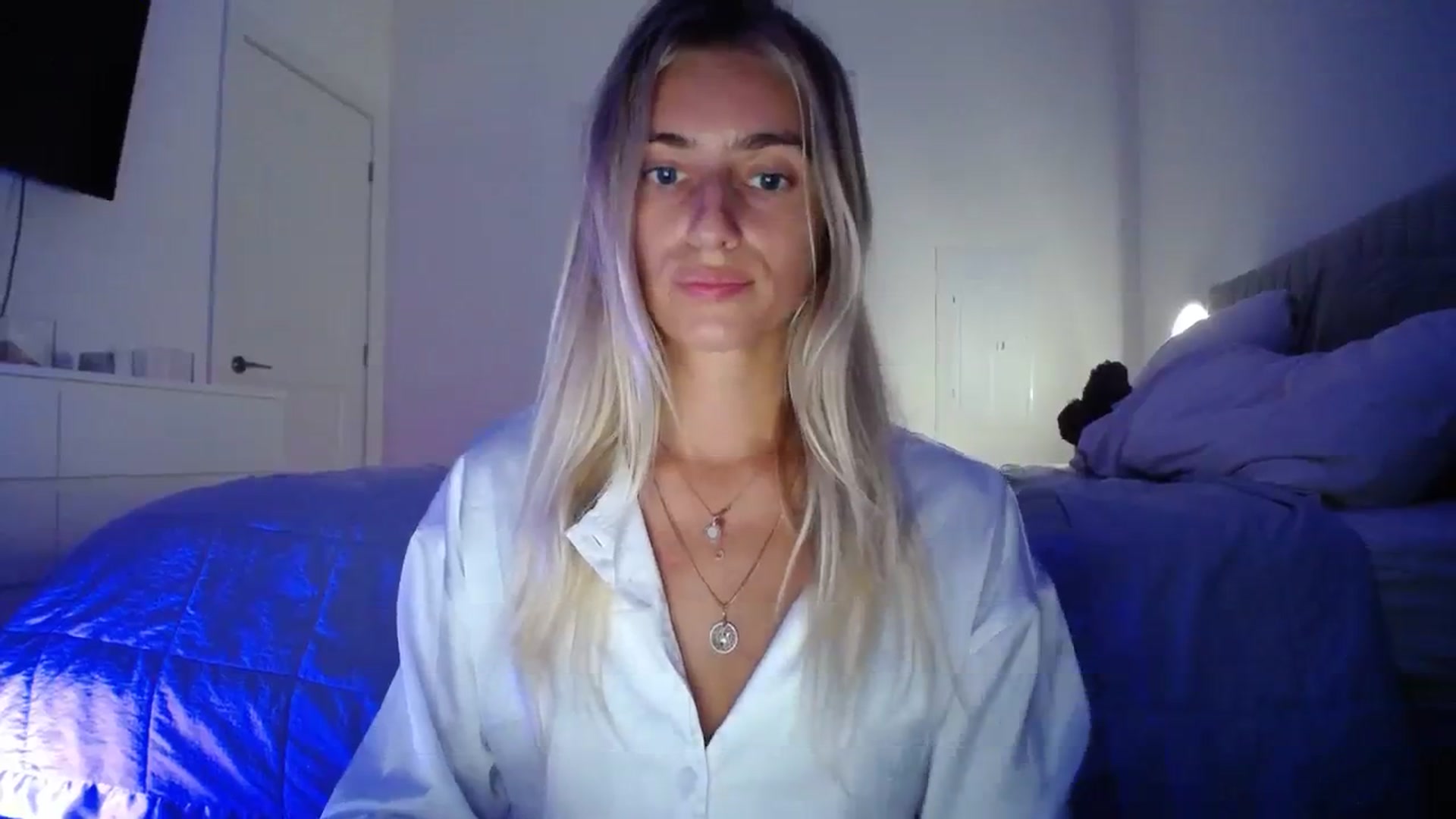 Gallery image thumbnail from Vodka_Queen's myfreecams stream on, 08/11/2023, 04:15 image 12 of 20