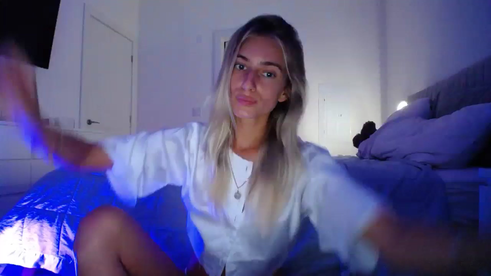 Gallery image thumbnail from Vodka_Queen's myfreecams stream on, 08/11/2023, 04:15 image 11 of 20