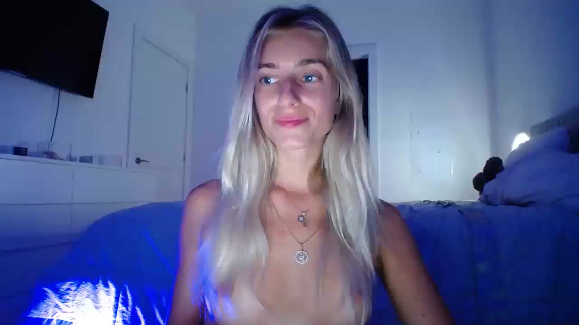 Gallery image thumbnail from Vodka_Queen's myfreecams stream on, 08/11/2023, 05:35 image 19 of 20