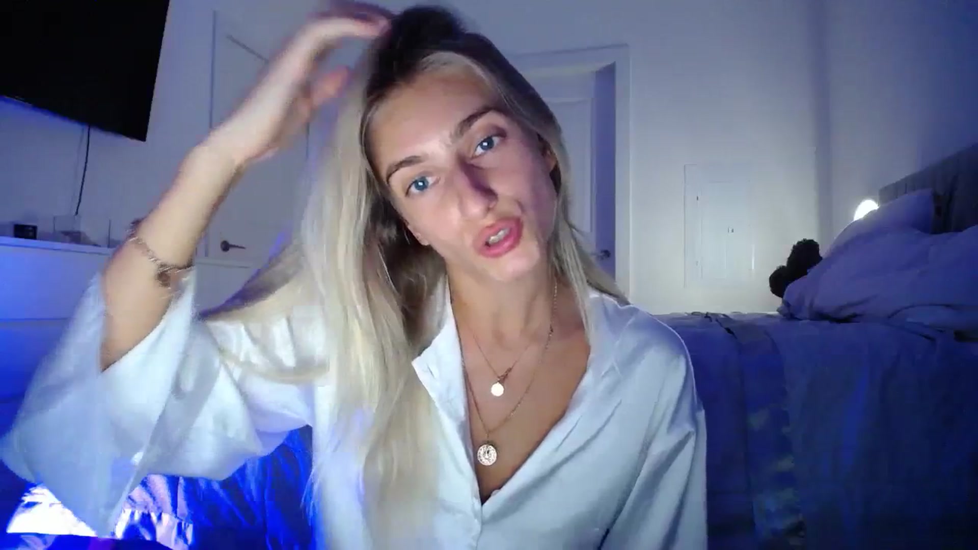Gallery image thumbnail from Vodka_Queen's myfreecams stream on, 08/11/2023, 05:35 image 2 of 20