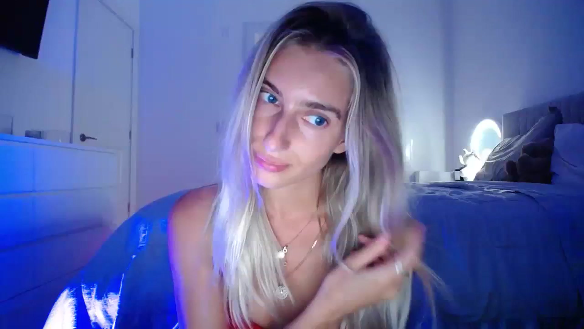 Gallery image thumbnail from Vodka_Queen's myfreecams stream on, 08/18/2023, 04:57 image 15 of 20