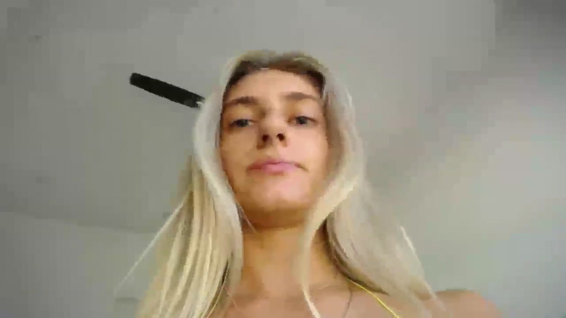 Gallery image thumbnail from Vodka_Queen's myfreecams stream on, 08/19/2023, 24:01 image 6 of 20