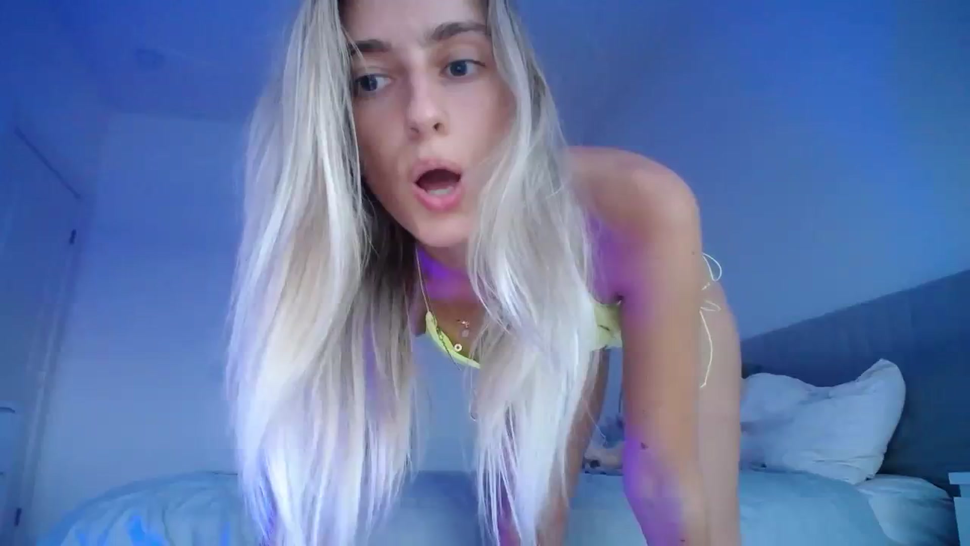 Gallery image thumbnail from Vodka_Queen's myfreecams stream on, 08/19/2023, 03:00 image 19 of 20