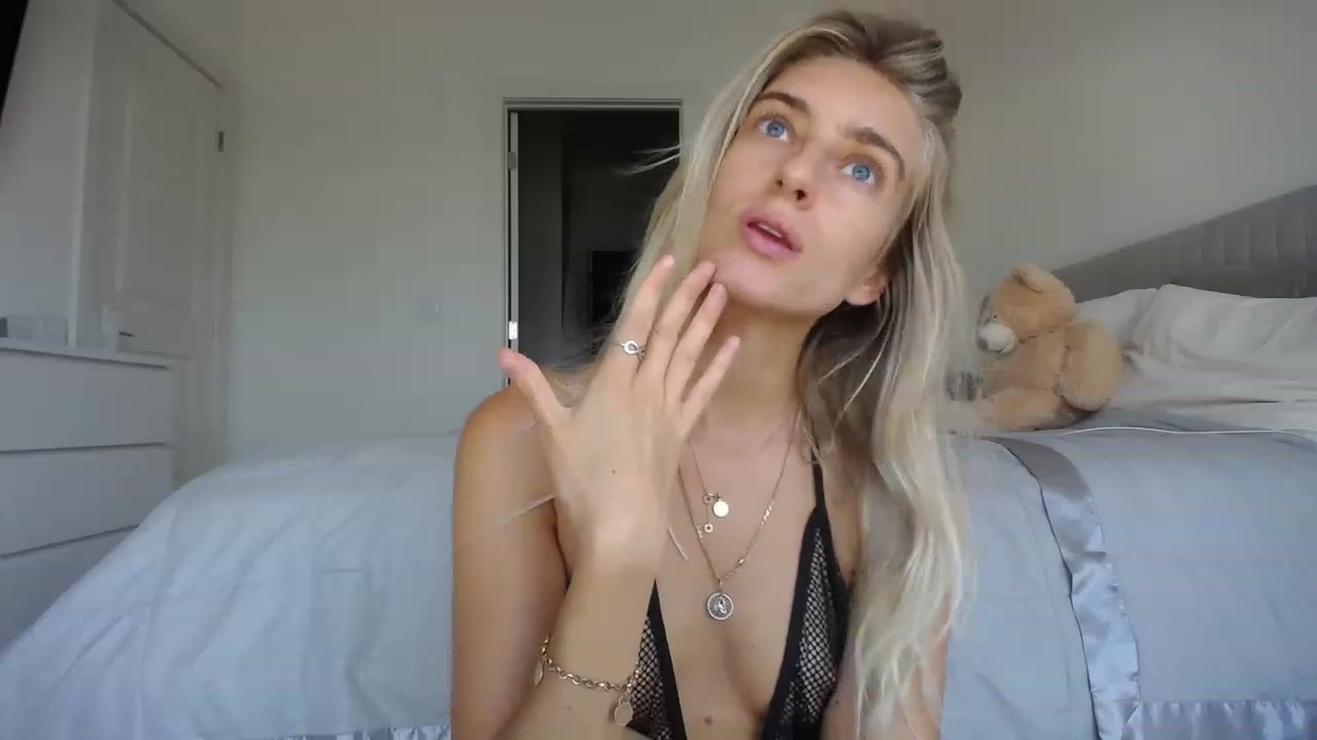 Gallery image thumbnail from Vodka_Queen's myfreecams stream on, 08/24/2023, 01:09 image 11 of 20