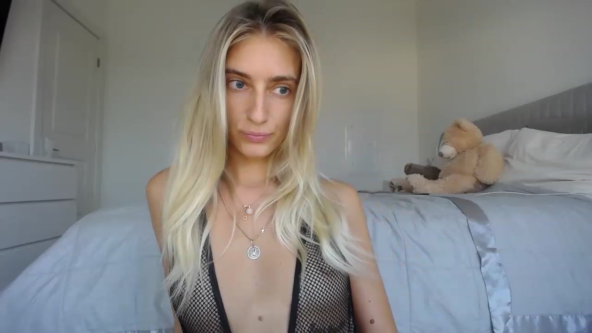 Gallery image thumbnail from Vodka_Queen's myfreecams stream on, 08/24/2023, 01:09 image 10 of 20