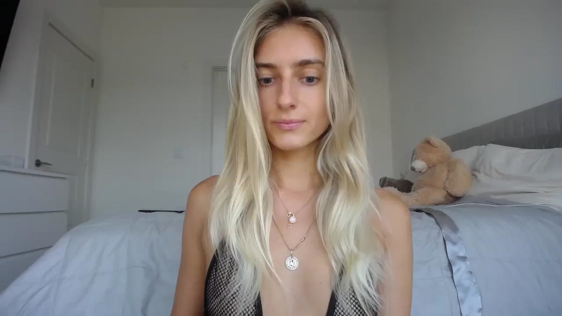 Gallery image thumbnail from Vodka_Queen's myfreecams stream on, 08/24/2023, 01:09 image 19 of 20