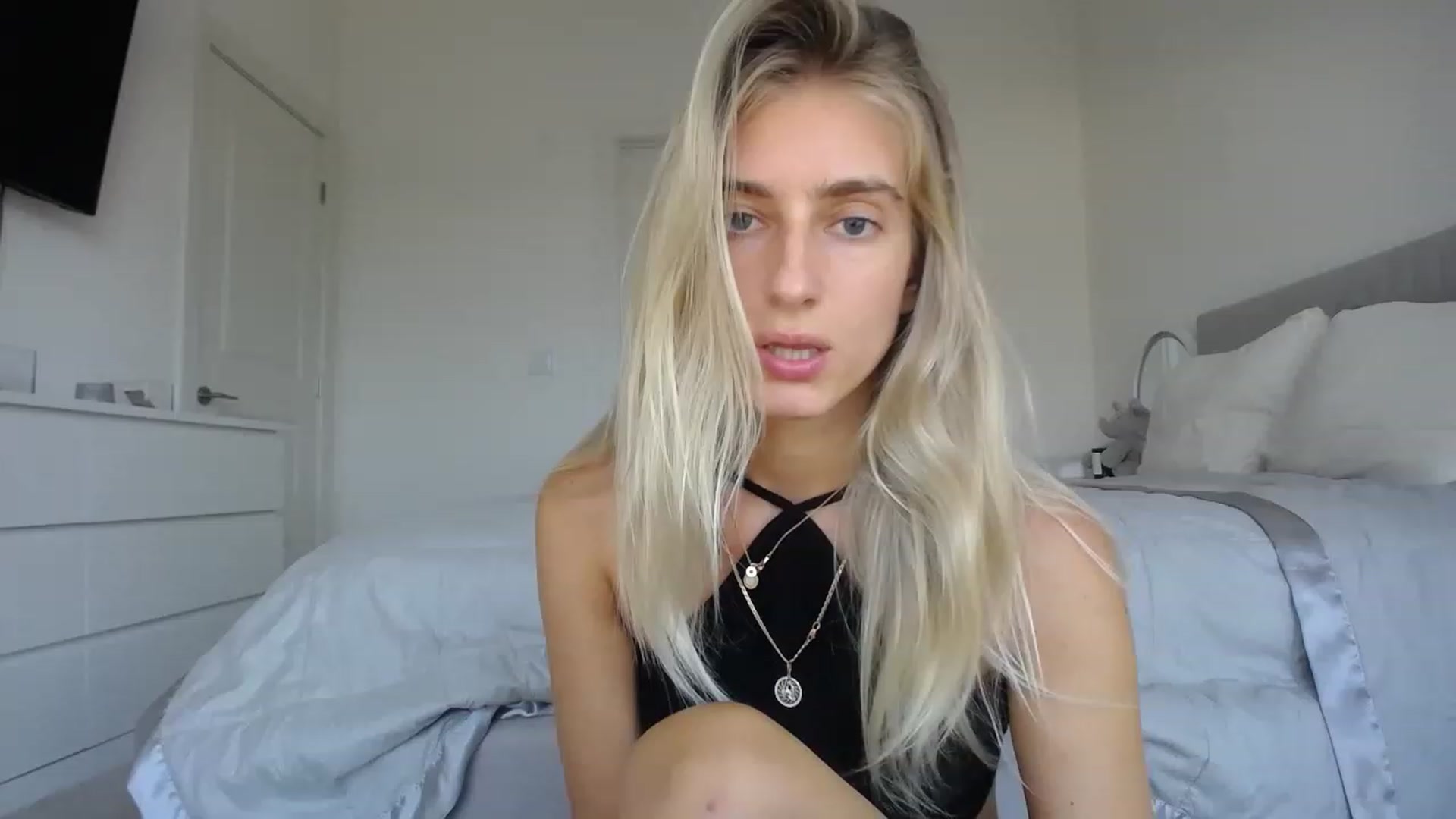 Gallery image thumbnail from Vodka_Queen's myfreecams stream on, 08/26/2023, 24:56 image 16 of 20