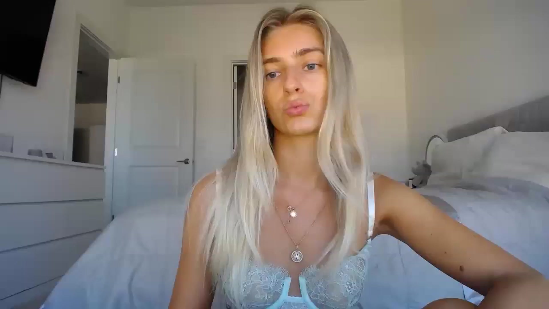 Gallery image thumbnail from Vodka_Queen's myfreecams stream on, 08/26/2023, 23:26 image 19 of 20