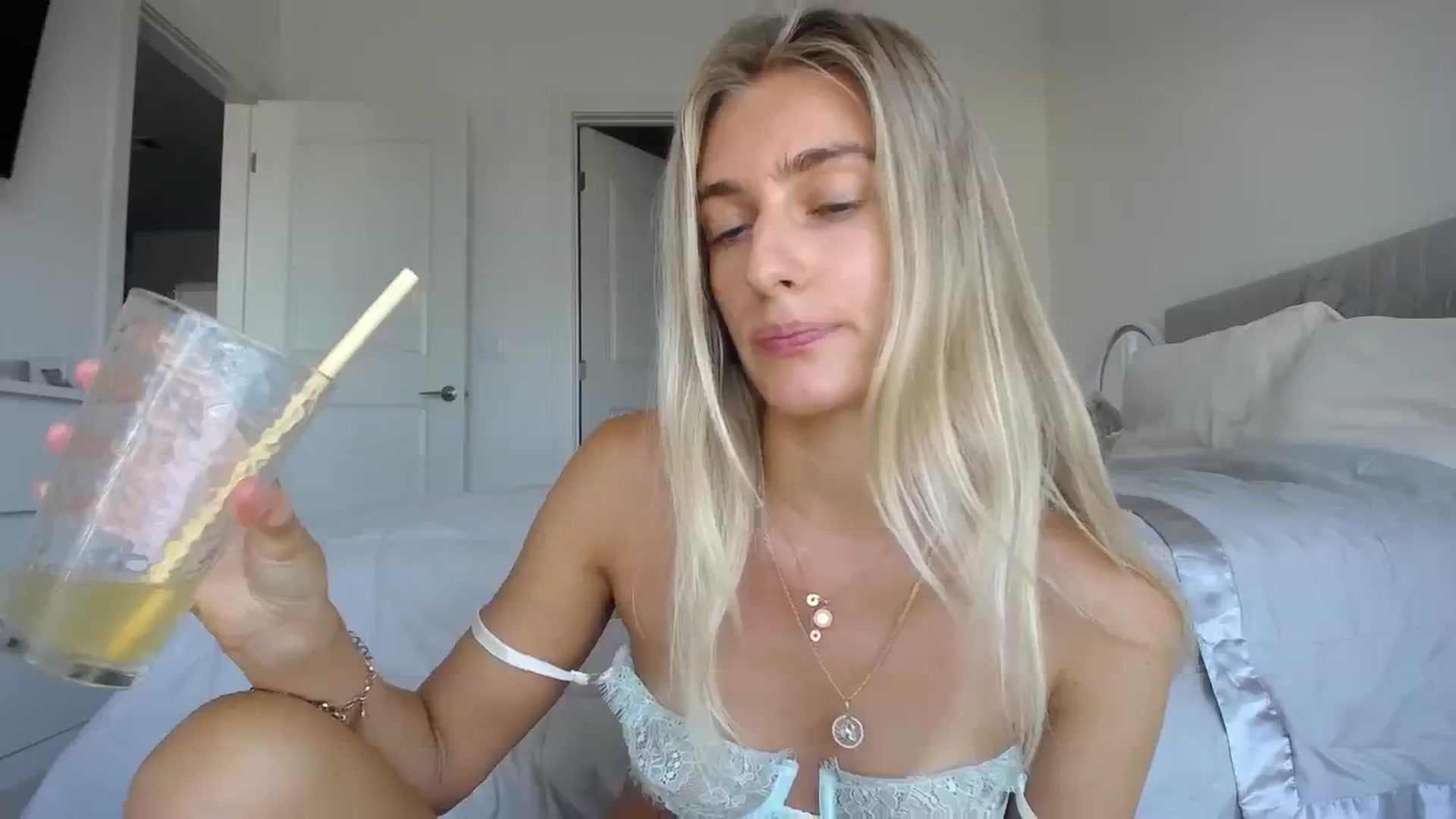 Gallery image thumbnail from Vodka_Queen's myfreecams stream on, 08/27/2023, 01:14 image 11 of 20