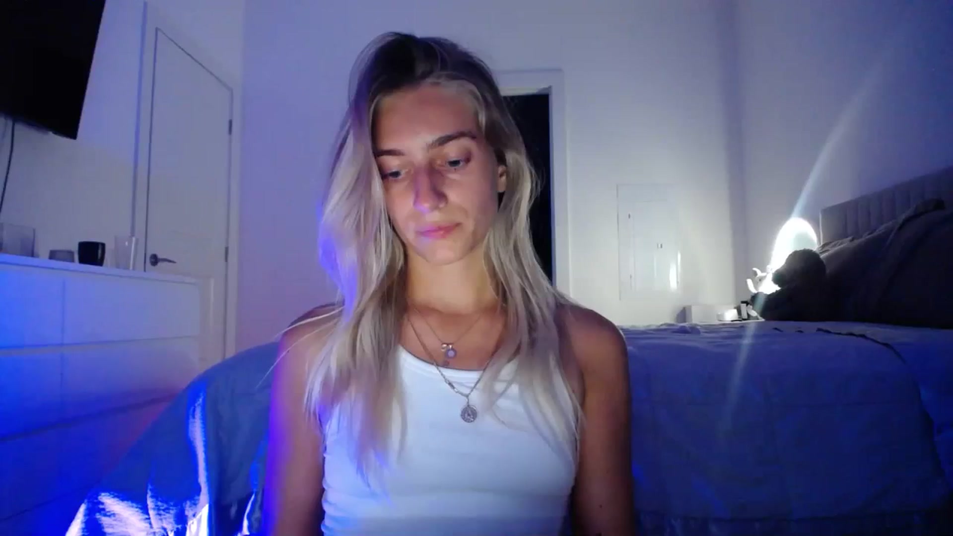 Gallery image thumbnail from Vodka_Queen's myfreecams stream on, 09/13/2023, 03:19 image 17 of 20