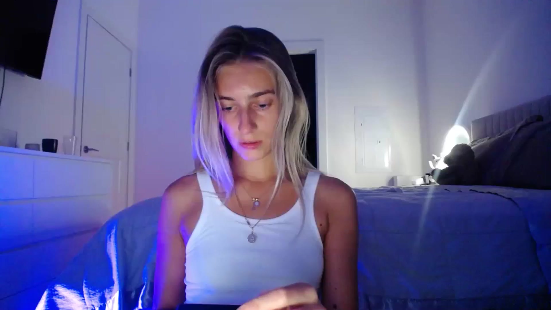 Gallery image thumbnail from Vodka_Queen's myfreecams stream on, 09/13/2023, 03:19 image 18 of 20