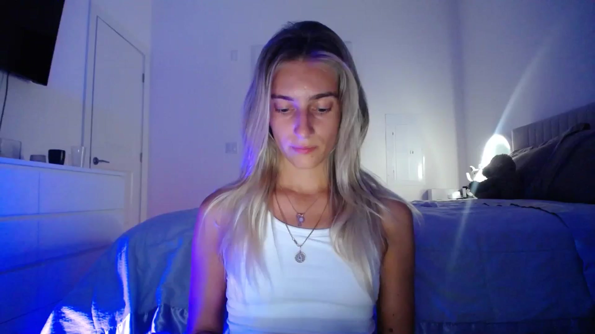 Gallery image thumbnail from Vodka_Queen's myfreecams stream on, 09/13/2023, 03:19 image 16 of 20