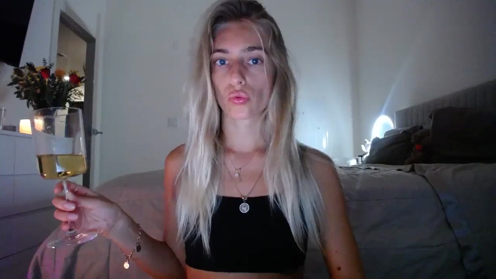 Gallery image thumbnail from Vodka_Queen's myfreecams stream on, 09/16/2023, 02:52 image 3 of 20