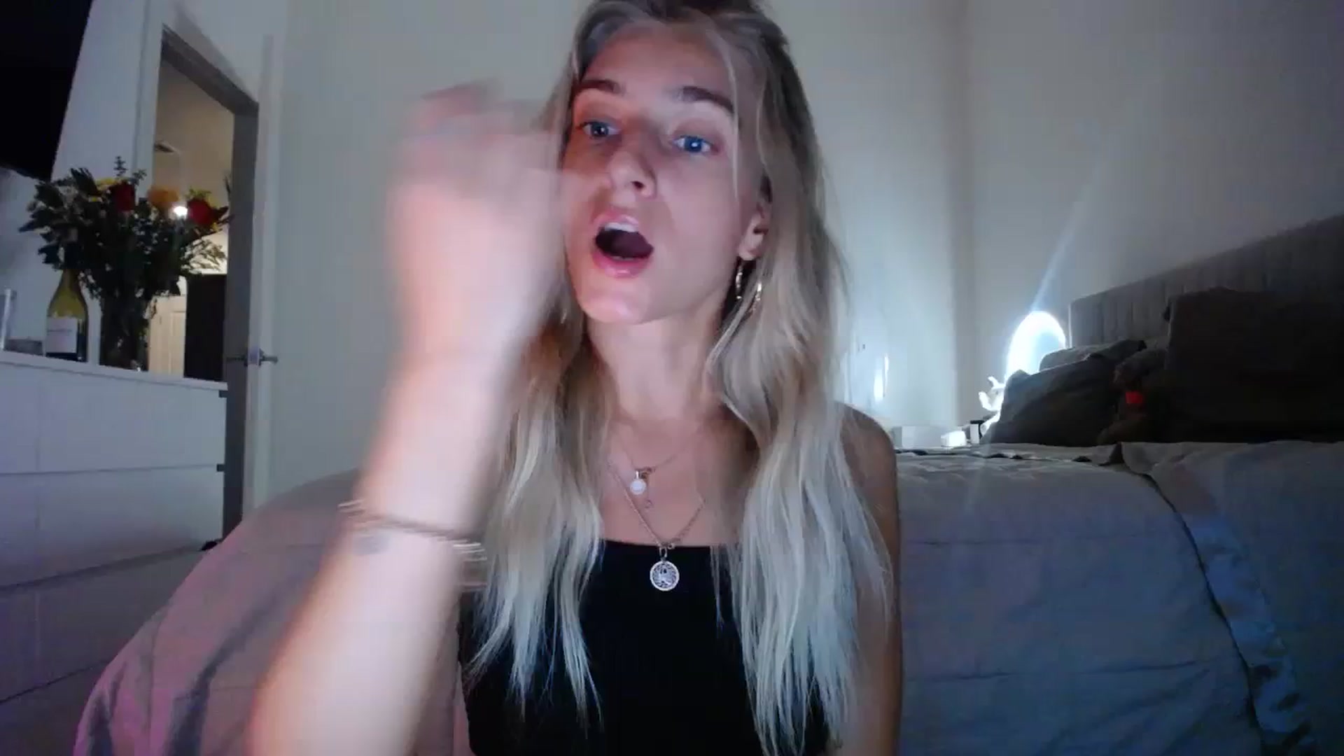 Gallery image thumbnail from Vodka_Queen's myfreecams stream on, 09/16/2023, 02:52 image 1 of 20