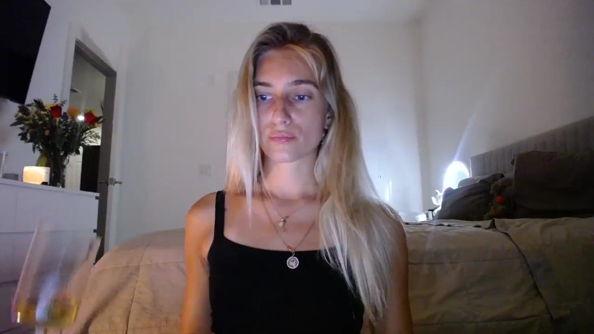 Gallery image thumbnail from Vodka_Queen's myfreecams stream on, 09/16/2023, 02:52 image 14 of 20