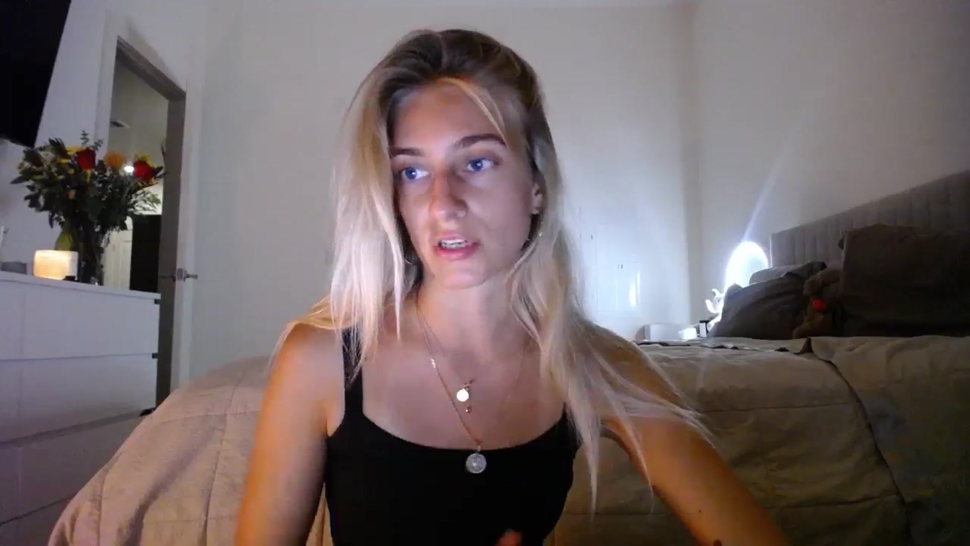 Gallery image thumbnail from Vodka_Queen's myfreecams stream on, 09/16/2023, 02:52 image 9 of 20