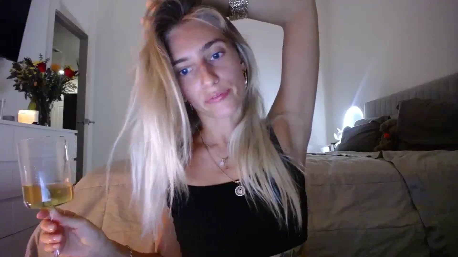 Gallery image thumbnail from Vodka_Queen's myfreecams stream on, 09/16/2023, 02:52 image 6 of 20