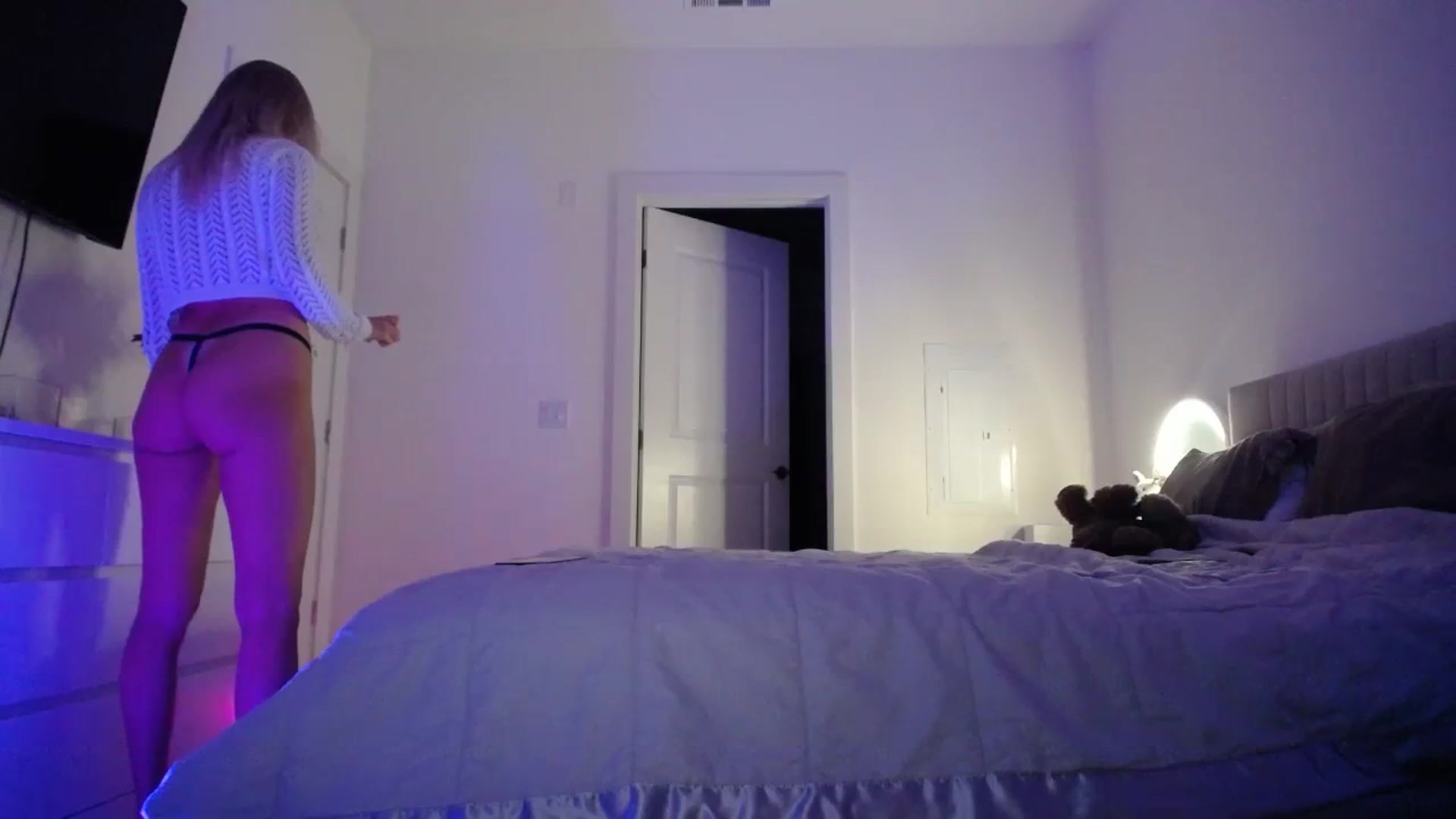 Gallery image thumbnail from Vodka_Queen's myfreecams stream on, 09/23/2023, 03:45 image 6 of 20