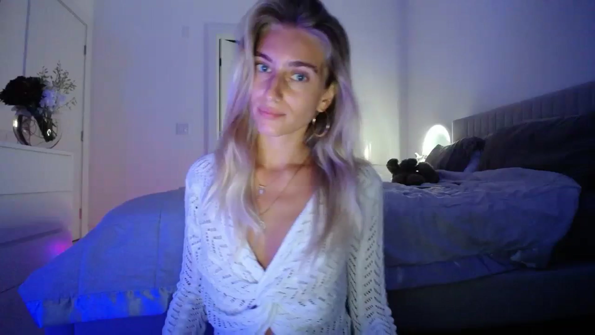 Gallery image thumbnail from Vodka_Queen's myfreecams stream on, 09/23/2023, 03:45 image 2 of 20