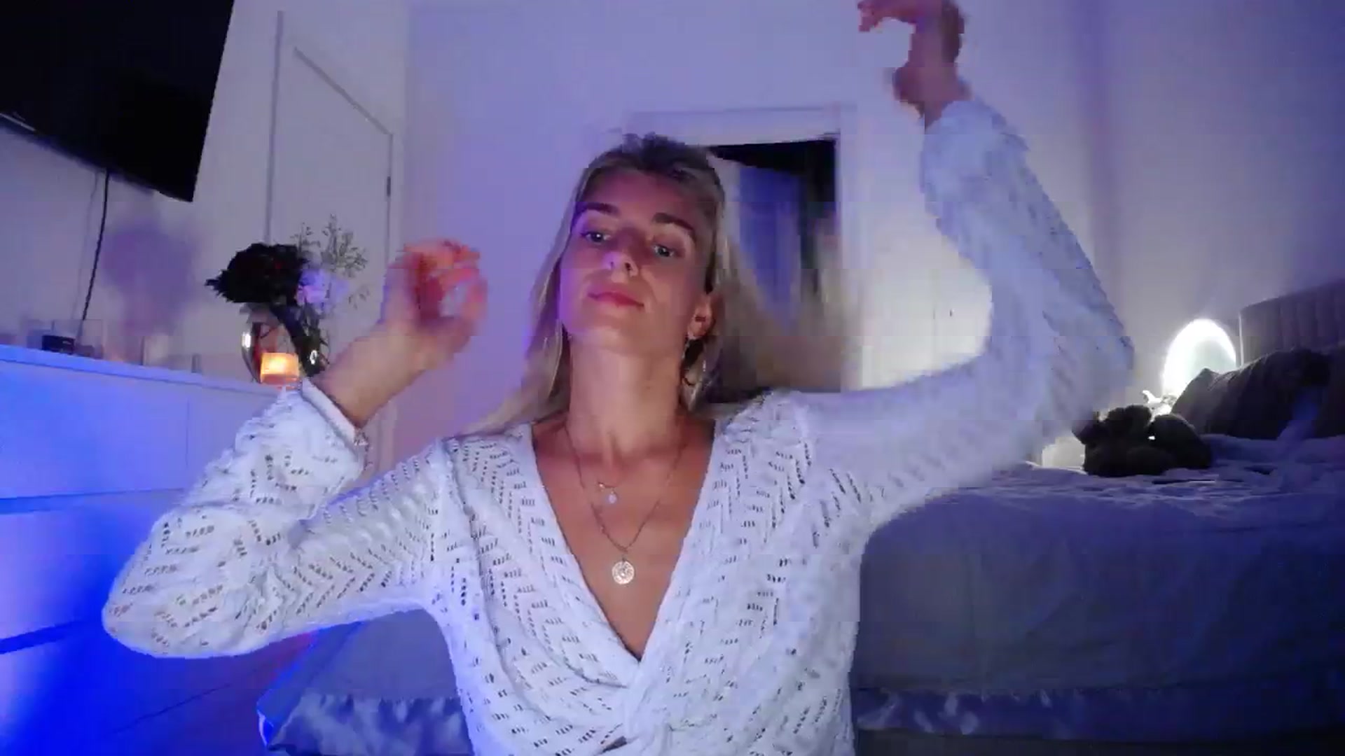 Gallery image thumbnail from Vodka_Queen's myfreecams stream on, 09/23/2023, 04:19 image 10 of 20