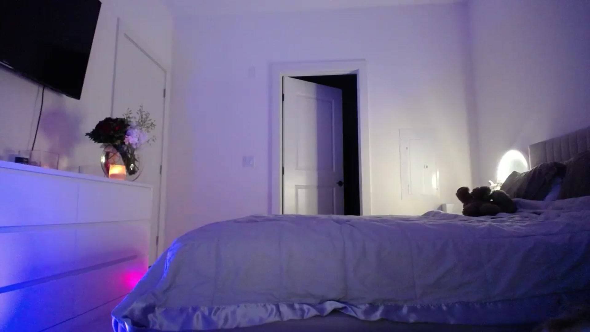 Gallery image thumbnail from Vodka_Queen's myfreecams stream on, 09/23/2023, 04:19 image 4 of 20
