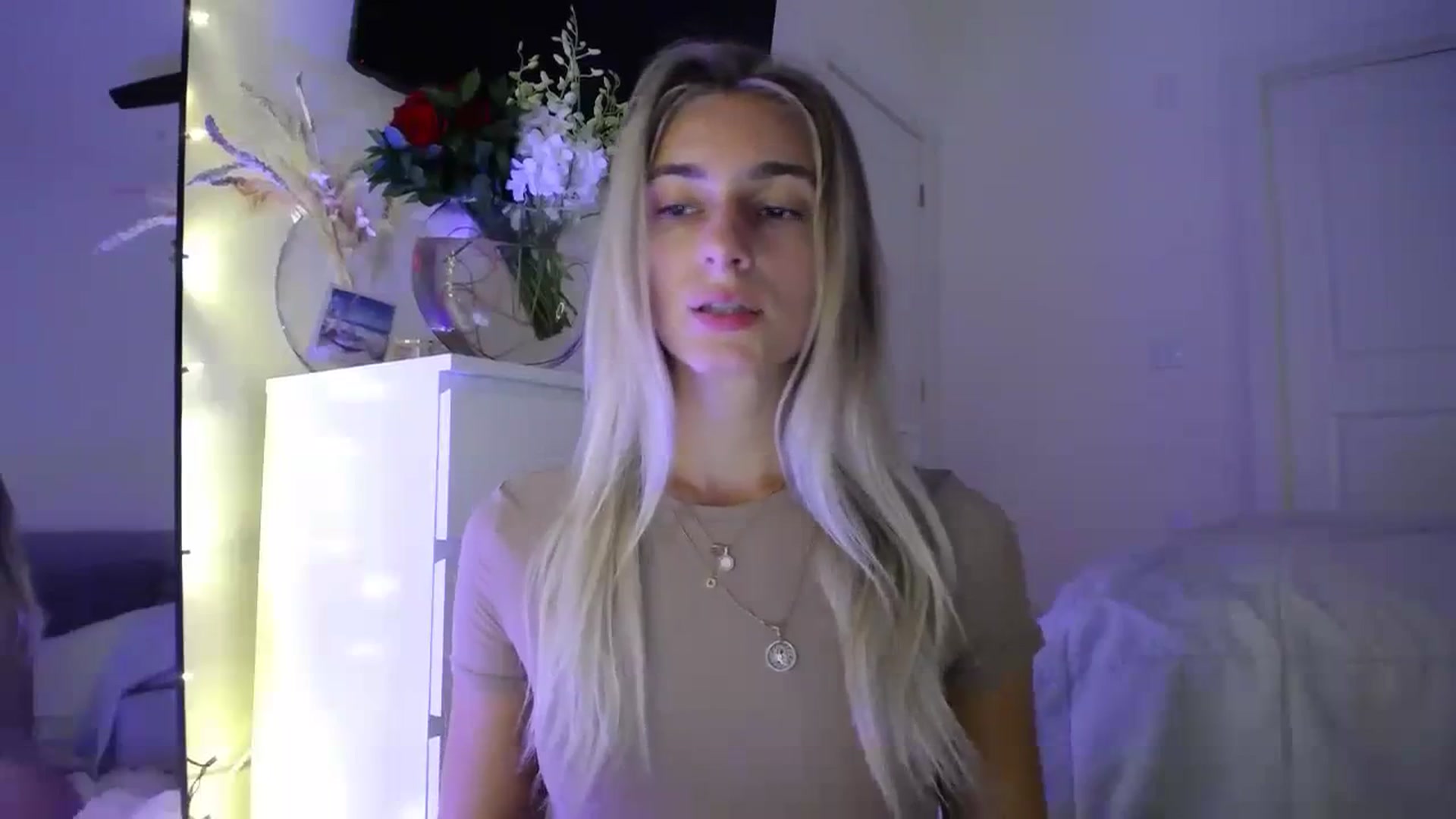 Gallery image thumbnail from Vodka_Queen's myfreecams stream on, 09/26/2023, 04:59 image 19 of 20