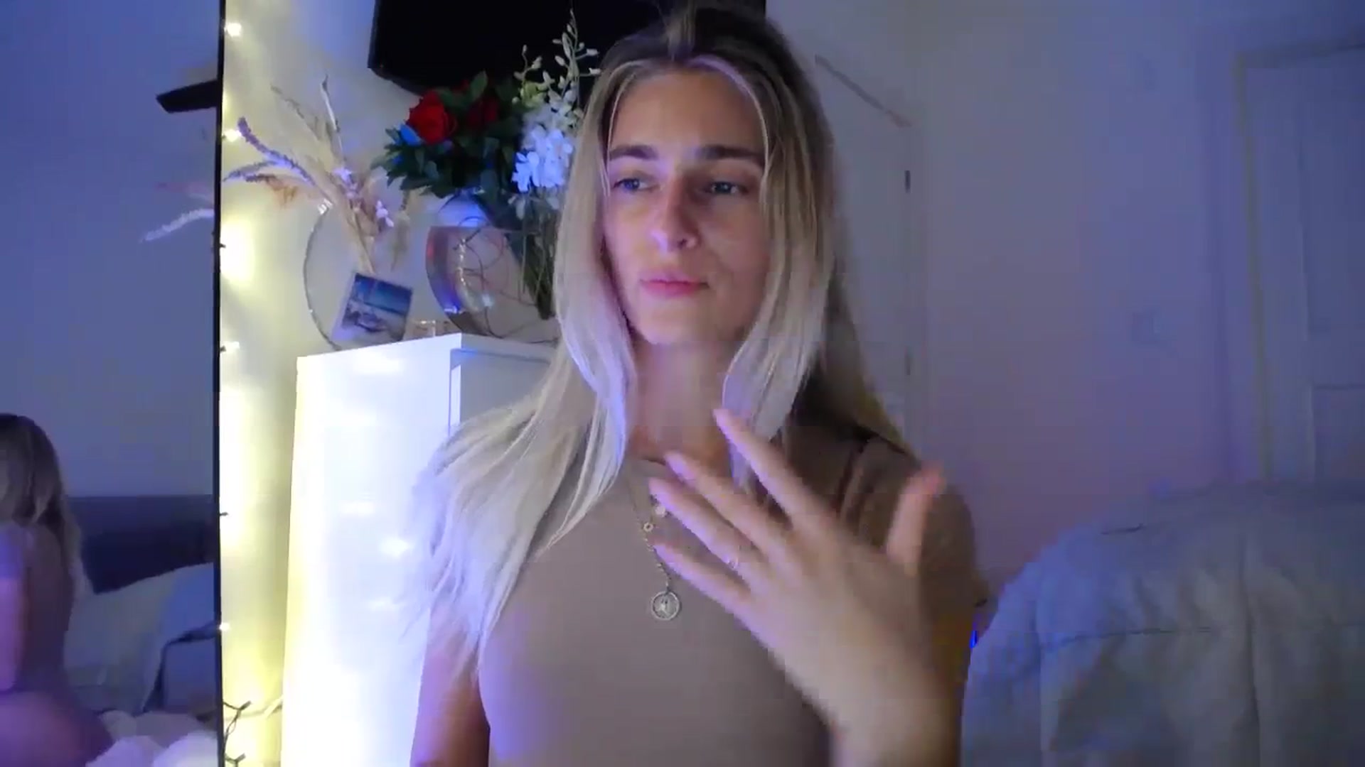 Gallery image thumbnail from Vodka_Queen's myfreecams stream on, 09/26/2023, 04:59 image 15 of 20