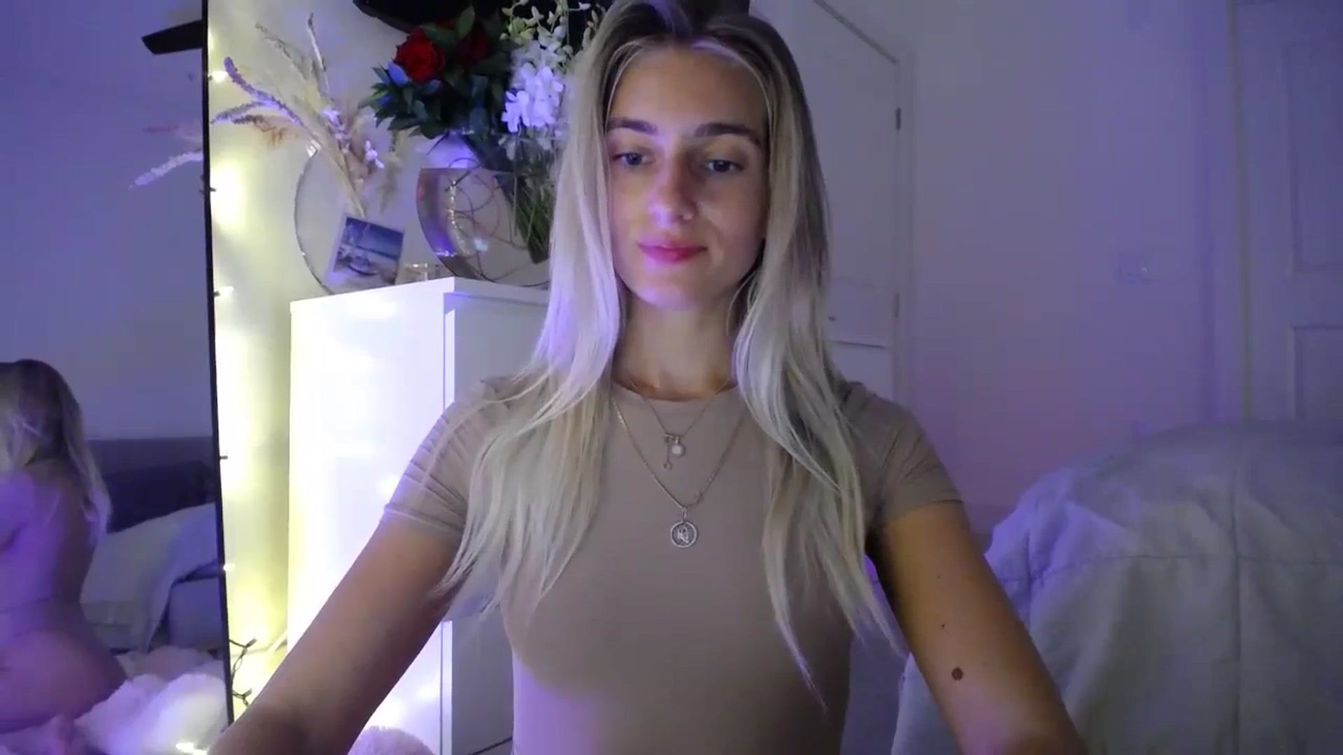 Gallery image thumbnail from Vodka_Queen's myfreecams stream on, 09/26/2023, 04:59 image 18 of 20