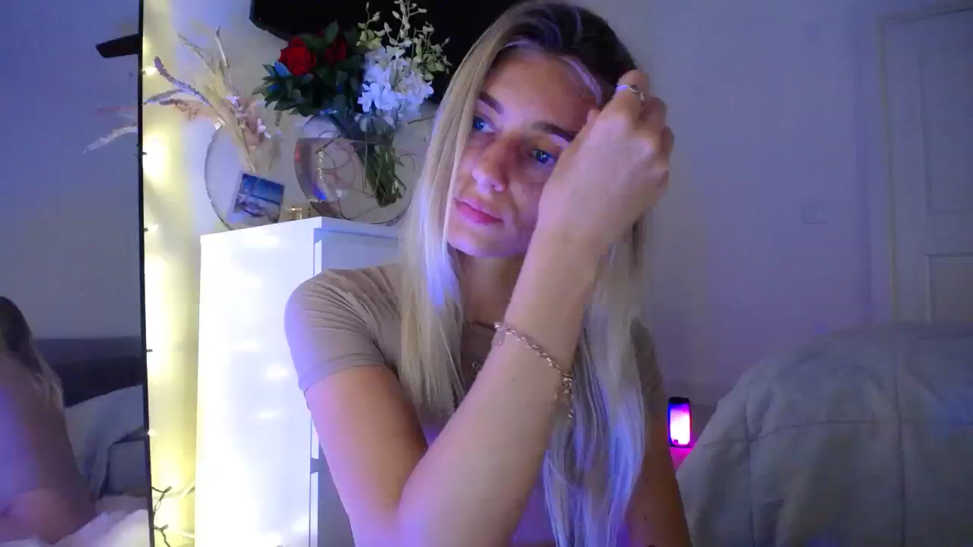 Gallery image thumbnail from Vodka_Queen's myfreecams stream on, 09/26/2023, 06:55 image 6 of 20
