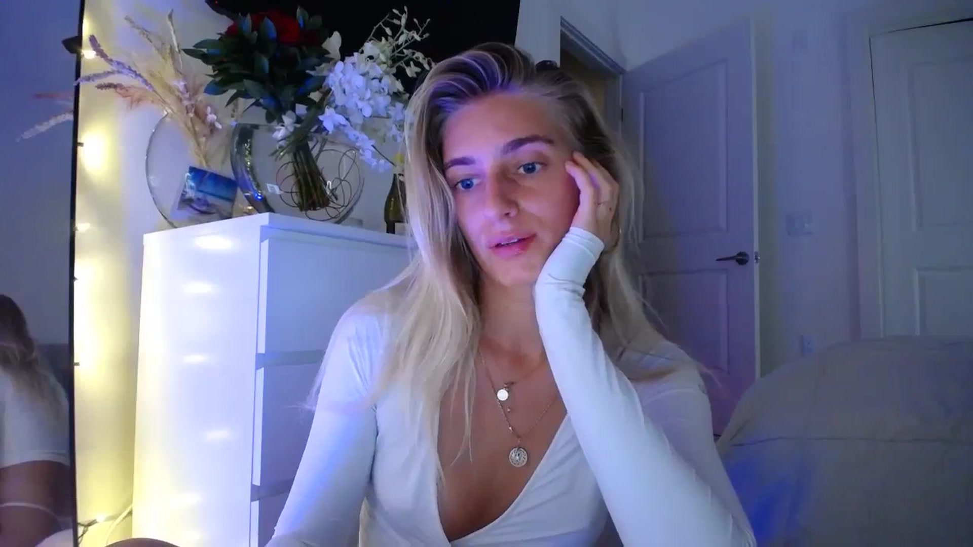 Gallery image thumbnail from Vodka_Queen's myfreecams stream on, 09/27/2023, 03:29 image 18 of 20