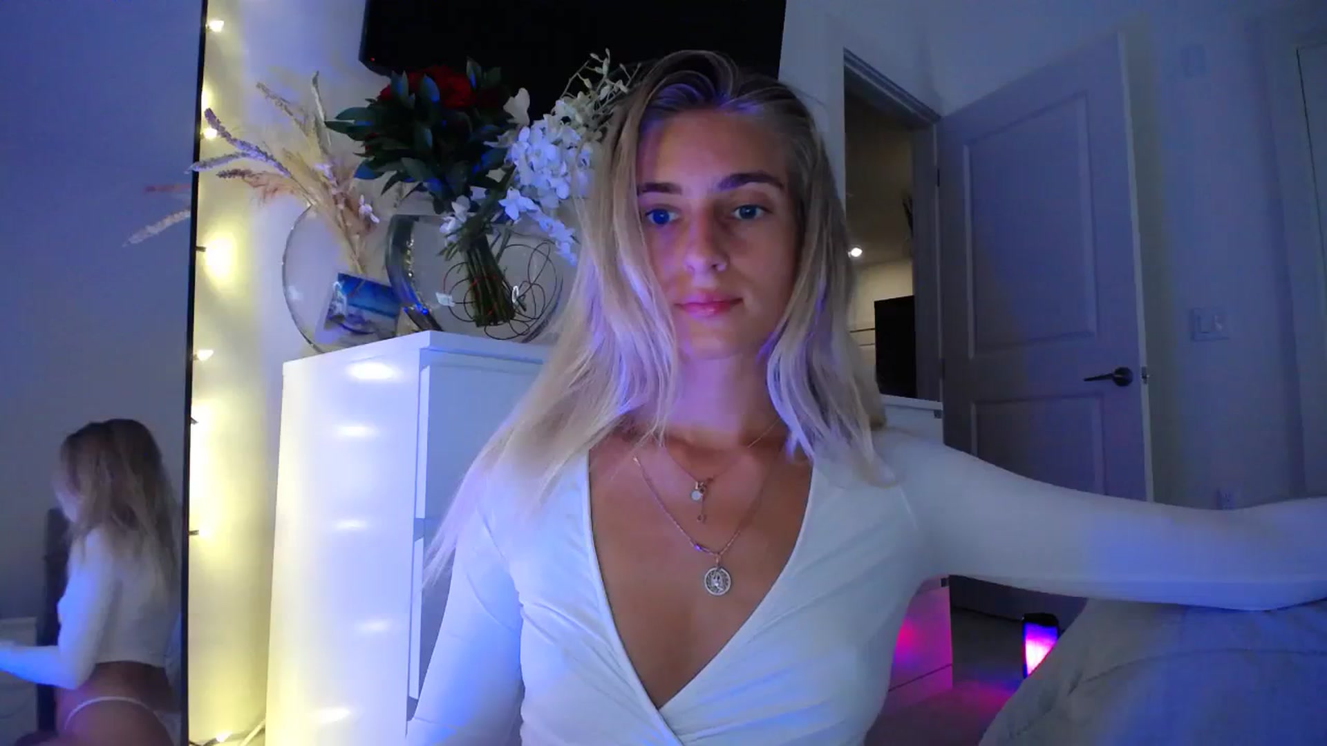 Gallery image thumbnail from Vodka_Queen's myfreecams stream on, 09/27/2023, 03:29 image 12 of 20